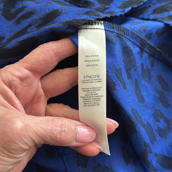 CHICO’S Blue & Black Leopard Print Women's Top / Blouse Sz L (Chico’s 2) - Picture 9 of 15